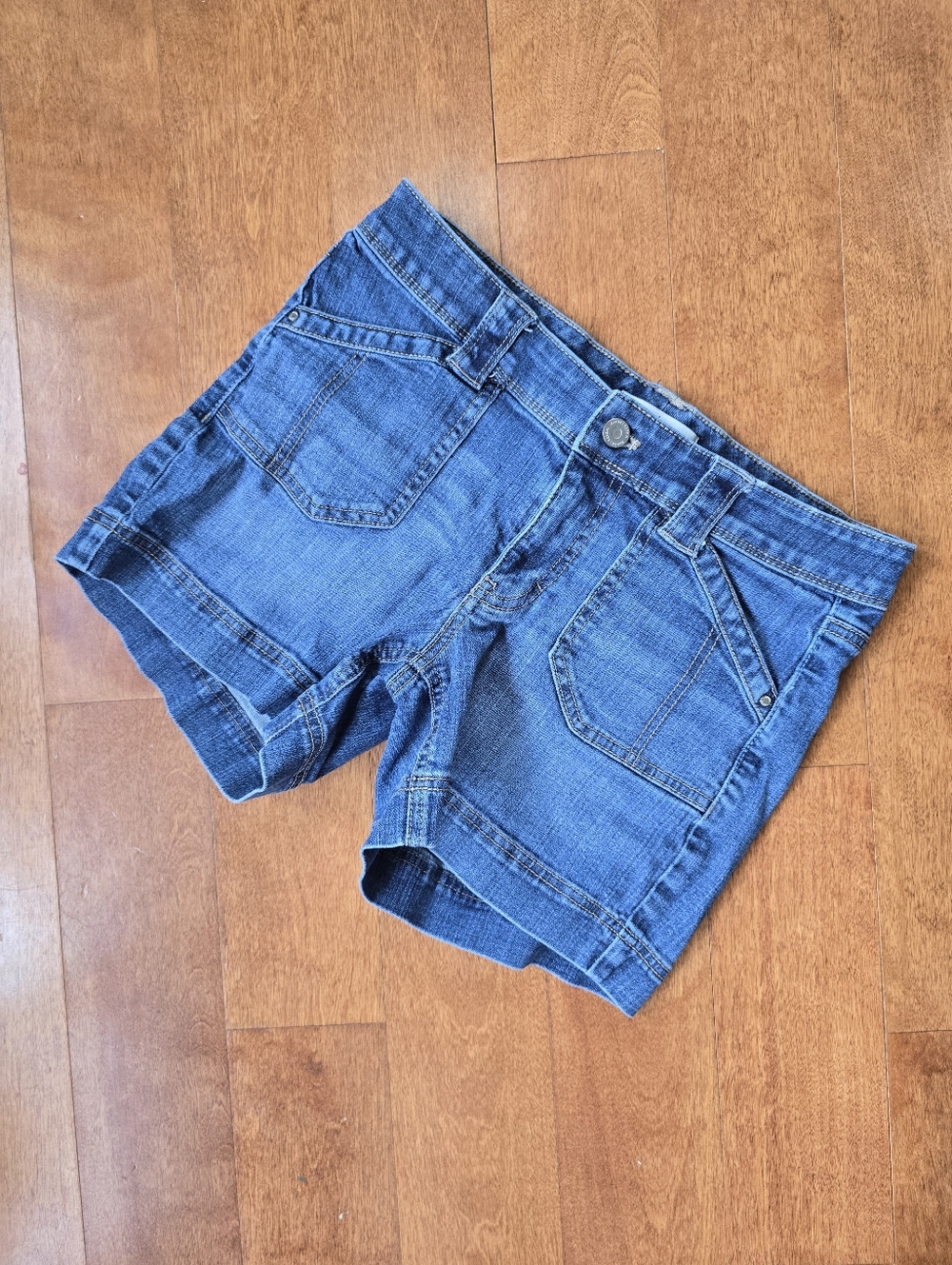 White House Black Market Denim Shorts Blanc size 4